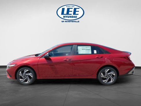 Certified 2025 Hyundai Elantra Sport FWD image 6