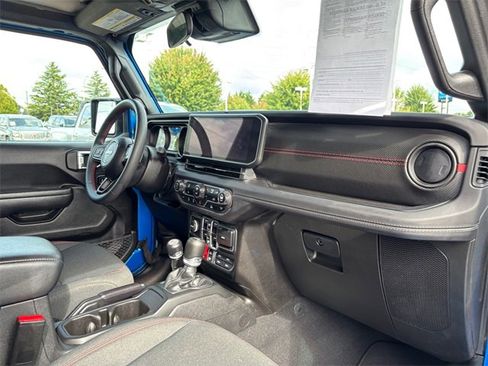 Used 2024 Jeep Wrangler Unlimited Rubicon image 41