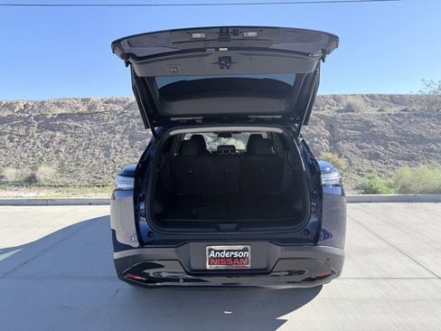 Certified 2025 Nissan Murano SV image 32