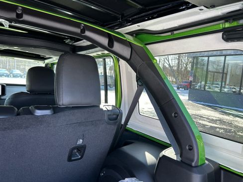 Used 2025 Jeep Wrangler Sport S image 58