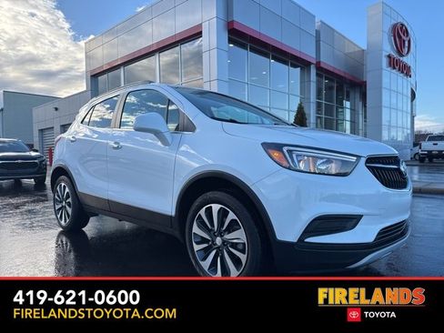 Used 2021 Buick Encore Preferred image 1