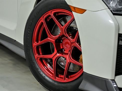 Used 2019 Nissan GT-R Premium AWD/4WD image 4