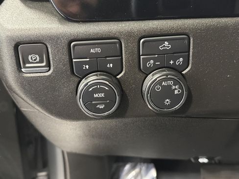 Used 2024 Chevrolet Silverado 1500 LT AWD/4WD image 10