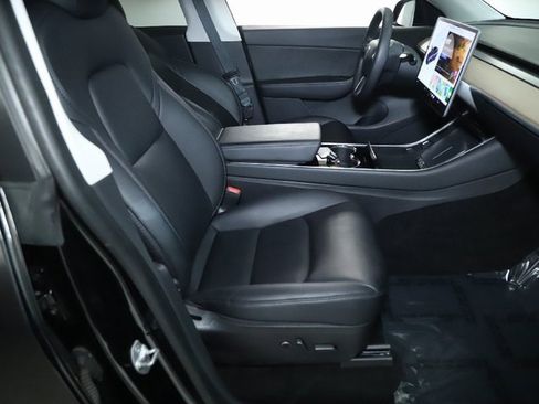 Used 2021 Tesla Model Y Long Range image 26