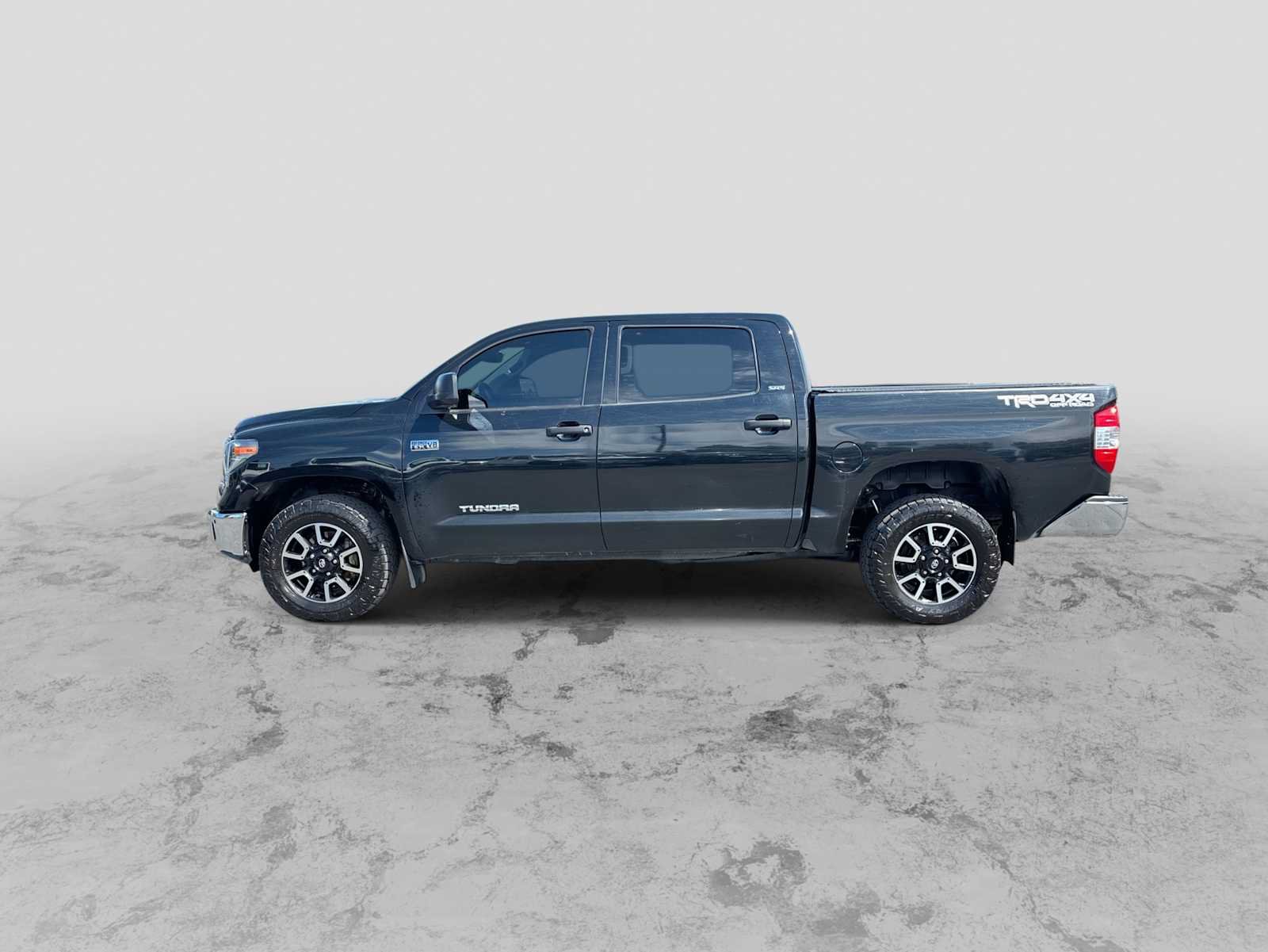 Used 2018 Toyota Tundra SR5 AWD/4WD image 5