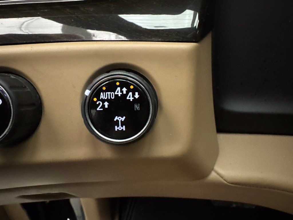 Used 2018 Cadillac Escalade ESV Platinum AWD/4WD image 31