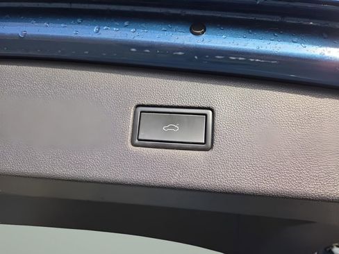 Used 2020 Volkswagen Tiguan SEL image 21