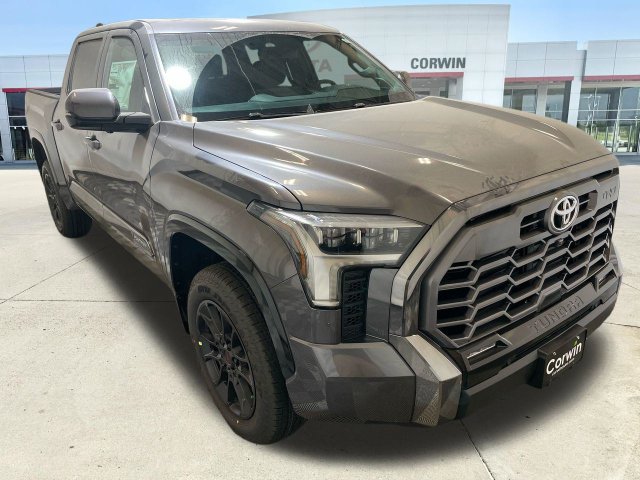 Used 2025 Toyota Tundra Platinum w/ TRD Off-Road Package AWD/4WD image 2