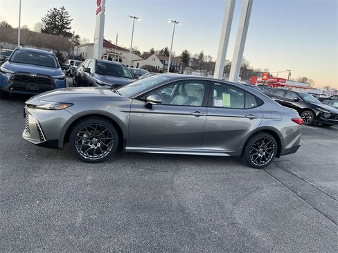 New 2026 Toyota Camry SE image 2