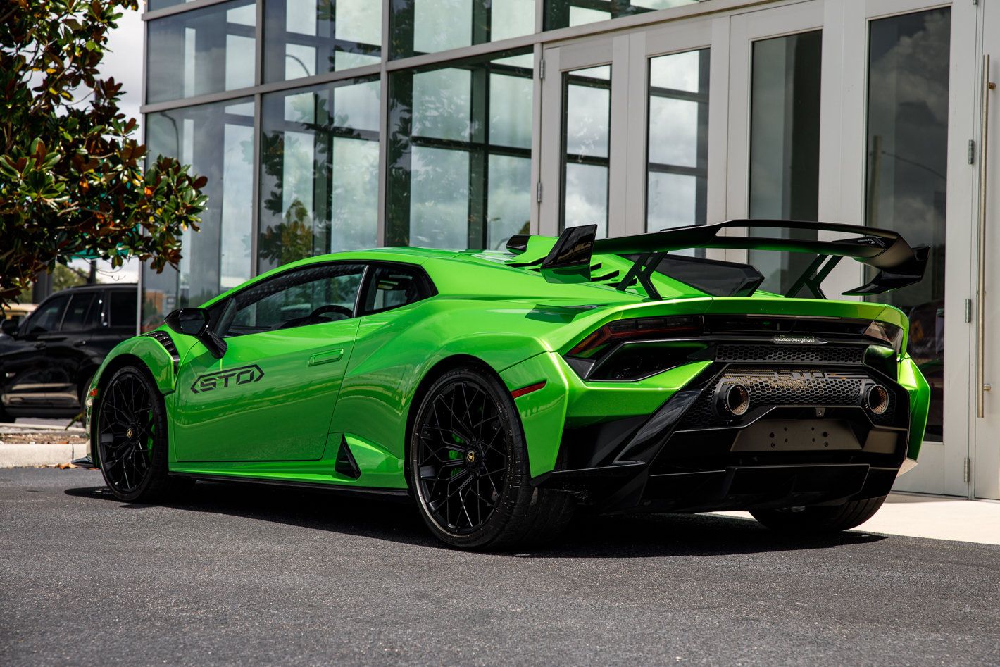 Used 2023 Lamborghini Huracan STO RWD image 16