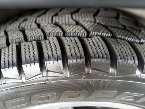 Used 2015 Jeep Grand Cherokee Limited w/ Luxury Group II image 30