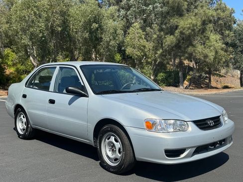 Used 2002 Toyota Corolla CE image 1