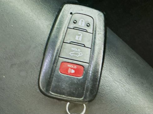 Used 2022 Toyota RAV4 XLE Premium FWD image 37