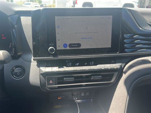 Used 2025 Toyota Camry LE image 7