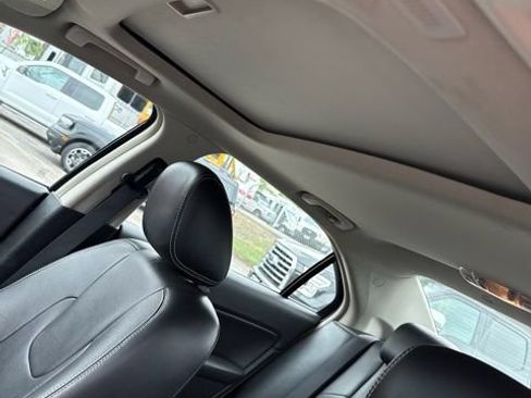 Used 2010 Ford Fusion Hybrid FWD image 5