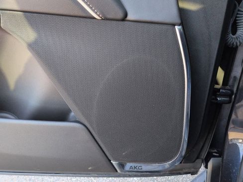 Used 2022 Cadillac Escalade ESV Premium Luxury image 33