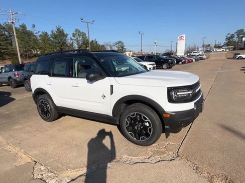 New 2025 Ford Bronco Sport Outer Banks w/ Outer Banks Tech Package+ image 8