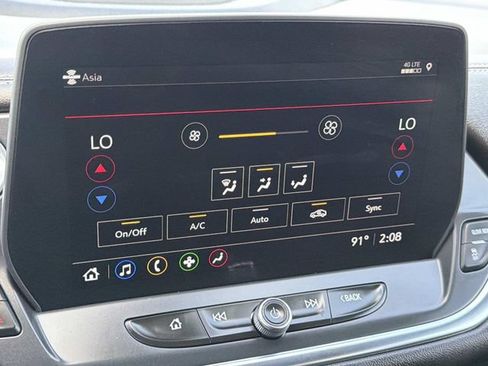 Used 2025 Chevrolet Blazer LT FWD image 30