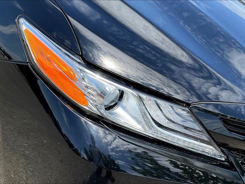 Used 2020 Toyota Camry XSE FWD image 28