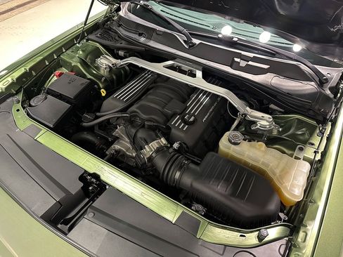 Used 2018 Dodge Challenger R/T Scat Pack RWD image 4