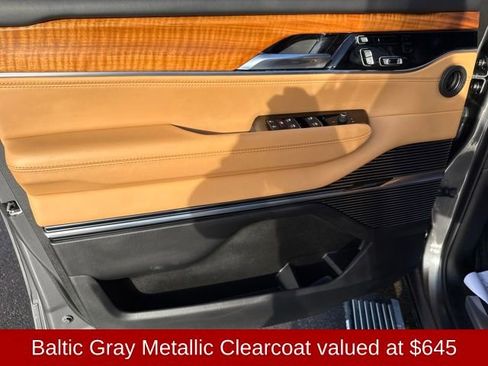 Used 2022 Jeep Grand Wagoneer Series III image 11