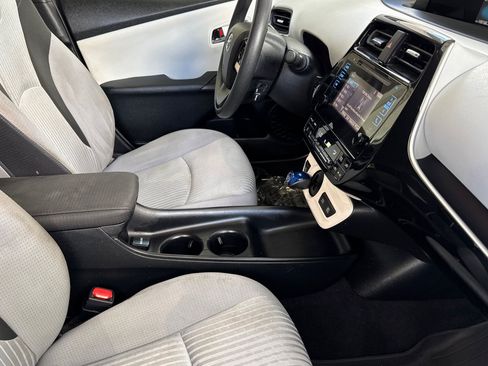 Used 2016 Toyota Prius Two FWD image 20