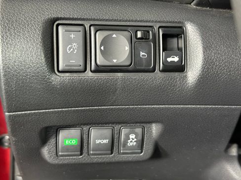 Used 2016 Nissan Sentra SV FWD image 19