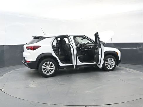 Certified 2023 Chevrolet TrailBlazer LS image 30