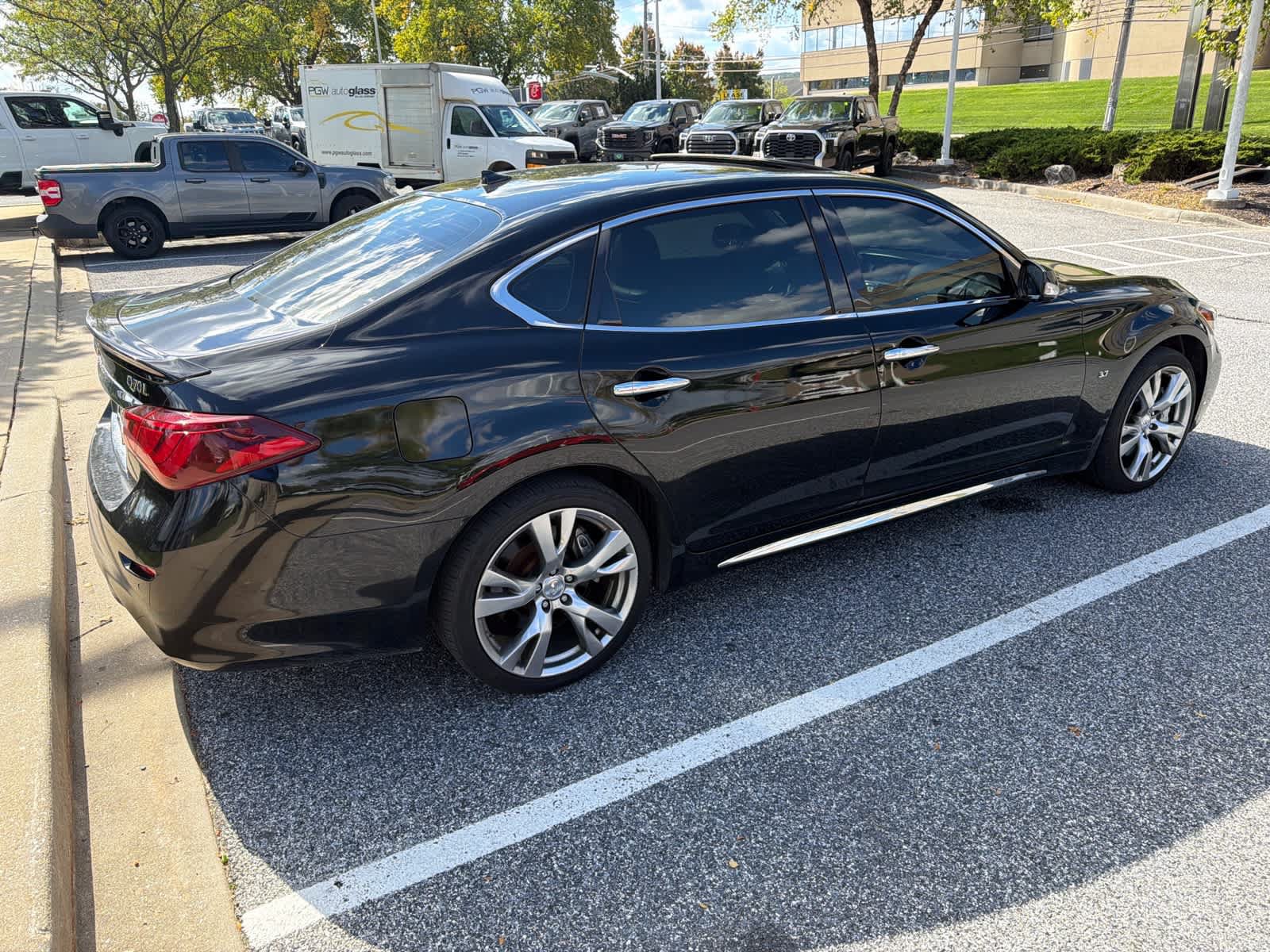 Used 2016 INFINITI Q70 L 3.7 w/ Deluxe Touring Package AWD/4WD image 5