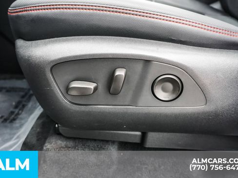 Used 2024 Chevrolet Traverse RS image 41