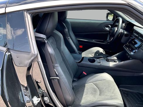 Used 2024 Nissan Z Performance w/ Floor Mat Package RWD image 9