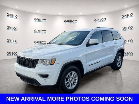 Used 2019 Jeep Grand Cherokee Laredo RWD image 3