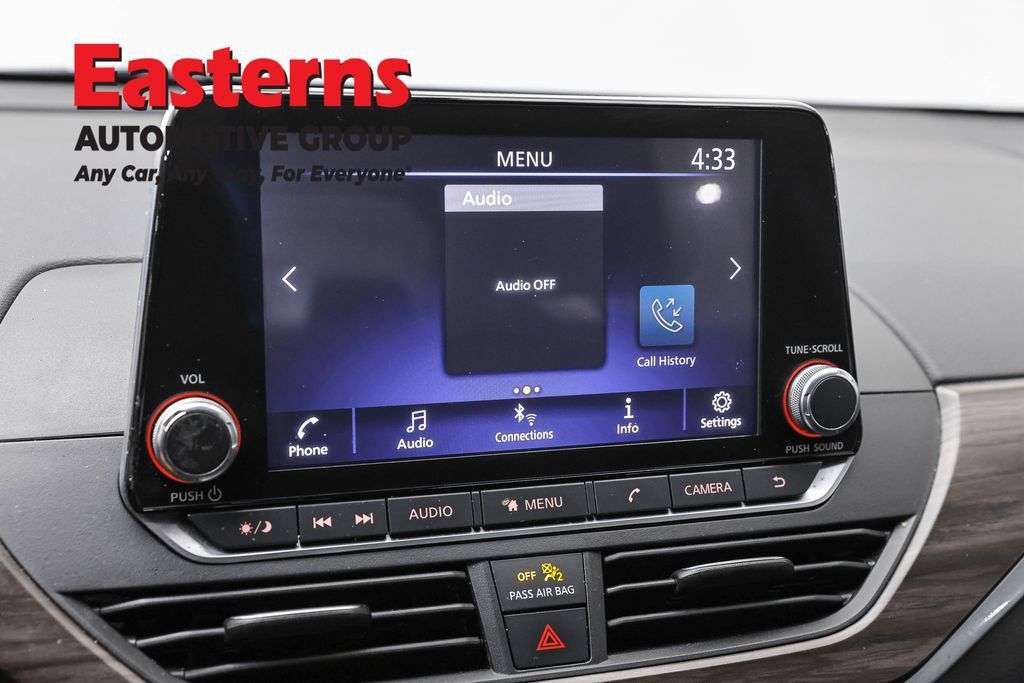 Used 2024 Nissan Altima 2.5 SV FWD image 21