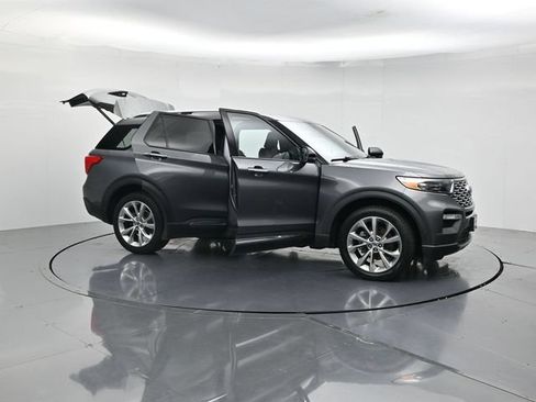 Used 2021 Ford Explorer Platinum w/ Equipment Group 601A AWD/4WD image 68