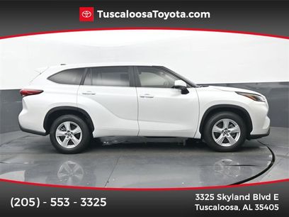 Used 2023 Toyota Highlander LE