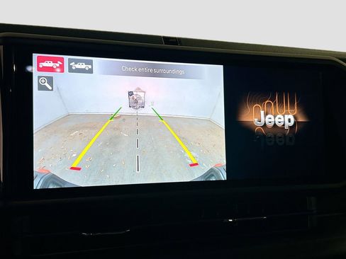 Used 2025 Jeep Gladiator Mojave image 12