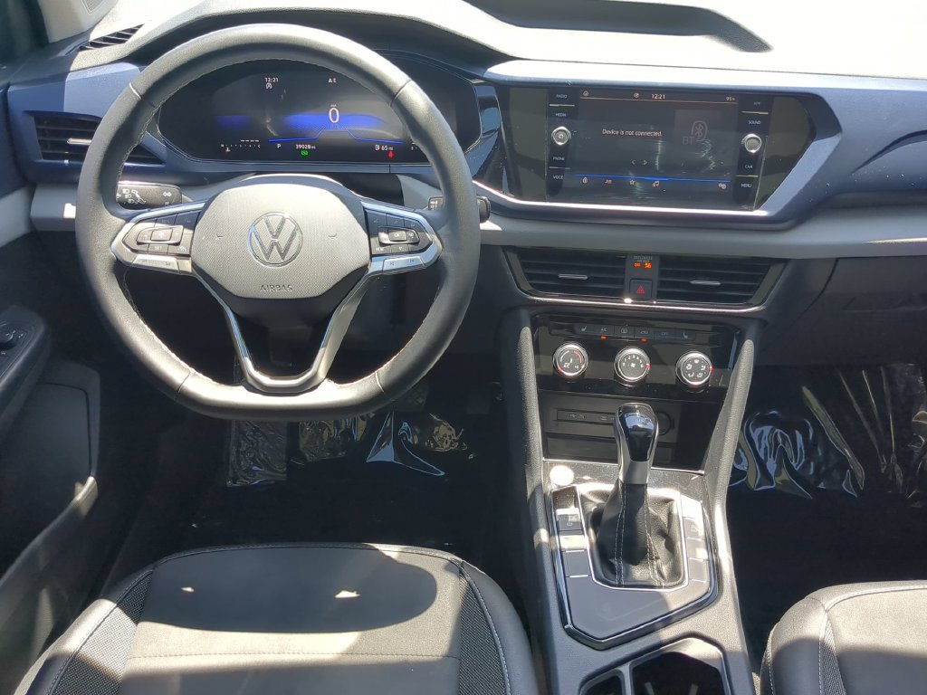 Certified 2023 Volkswagen Taos SE w/ Panoramic Sunroof Package FWD image 15