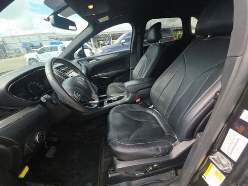 Used 2015 Lincoln MKC FWD image 13