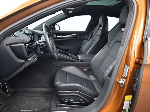 Certified 2025 Porsche Panamera 4 E-Hybrid AWD/4WD image 5