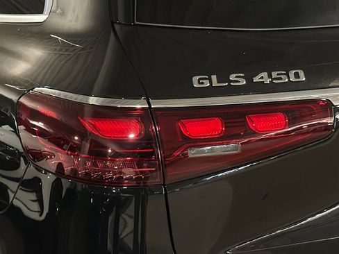 New 2026 Mercedes-Benz GLS 450 4MATIC image 28