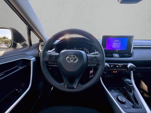 Used 2025 Toyota RAV4 LE AWD/4WD image 7