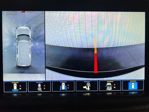 Used 2021 Chevrolet Tahoe Z71 w/ Z71 Signature Package image 10