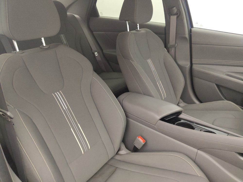 Used 2023 Hyundai Elantra SEL w/ Convenience Package FWD image 21