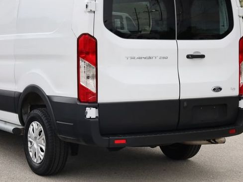 Used 2025 Ford Transit 250 Low Roof w/ Exterior Upgrade Package RWD image 7