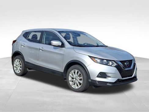 Used 2021 Nissan Rogue Sport S image 1