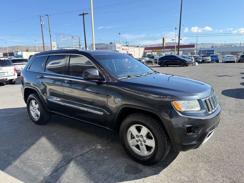Used 2013 Jeep Grand Cherokee Laredo RWD image 3
