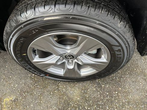 Used 2025 Toyota RAV4 LE image 30