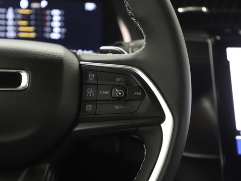 Used 2025 Jeep Grand Cherokee L Limited w/ Trailer Tow Package image 29