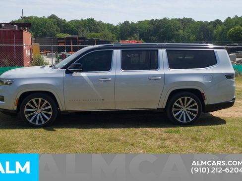 Used 2023 Jeep Grand Wagoneer L Series II AWD/4WD image 12
