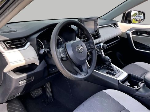 Used 2020 Toyota RAV4 XLE FWD image 16